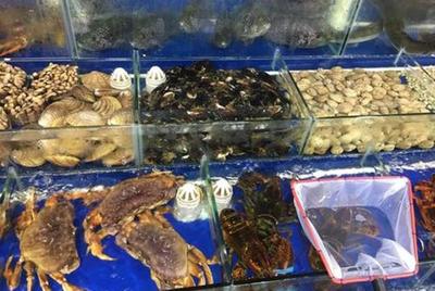 螃蟹為何總是綁著賣？背后的“隱情”與行業真相